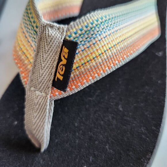 Teva voya flip lightweight kids size 4.5 sandal pastel stripe rainbow - Picture 2 of 7